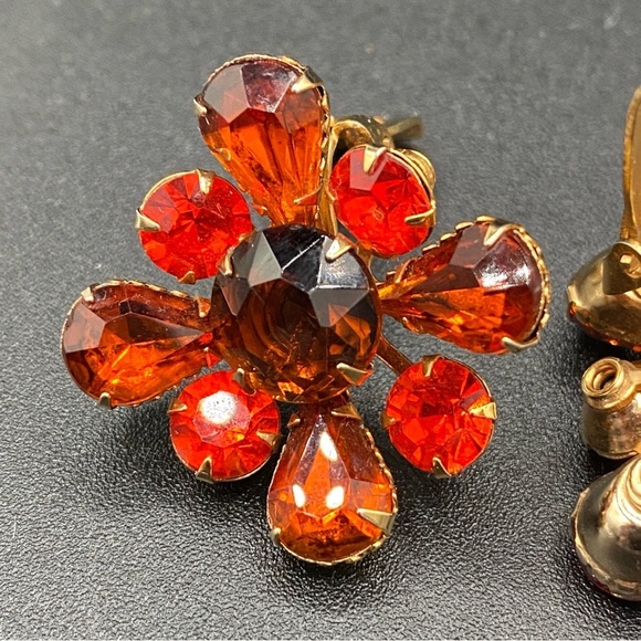 1950s Canary Orange Floral Clip On Earrings - Picture 8 of 10